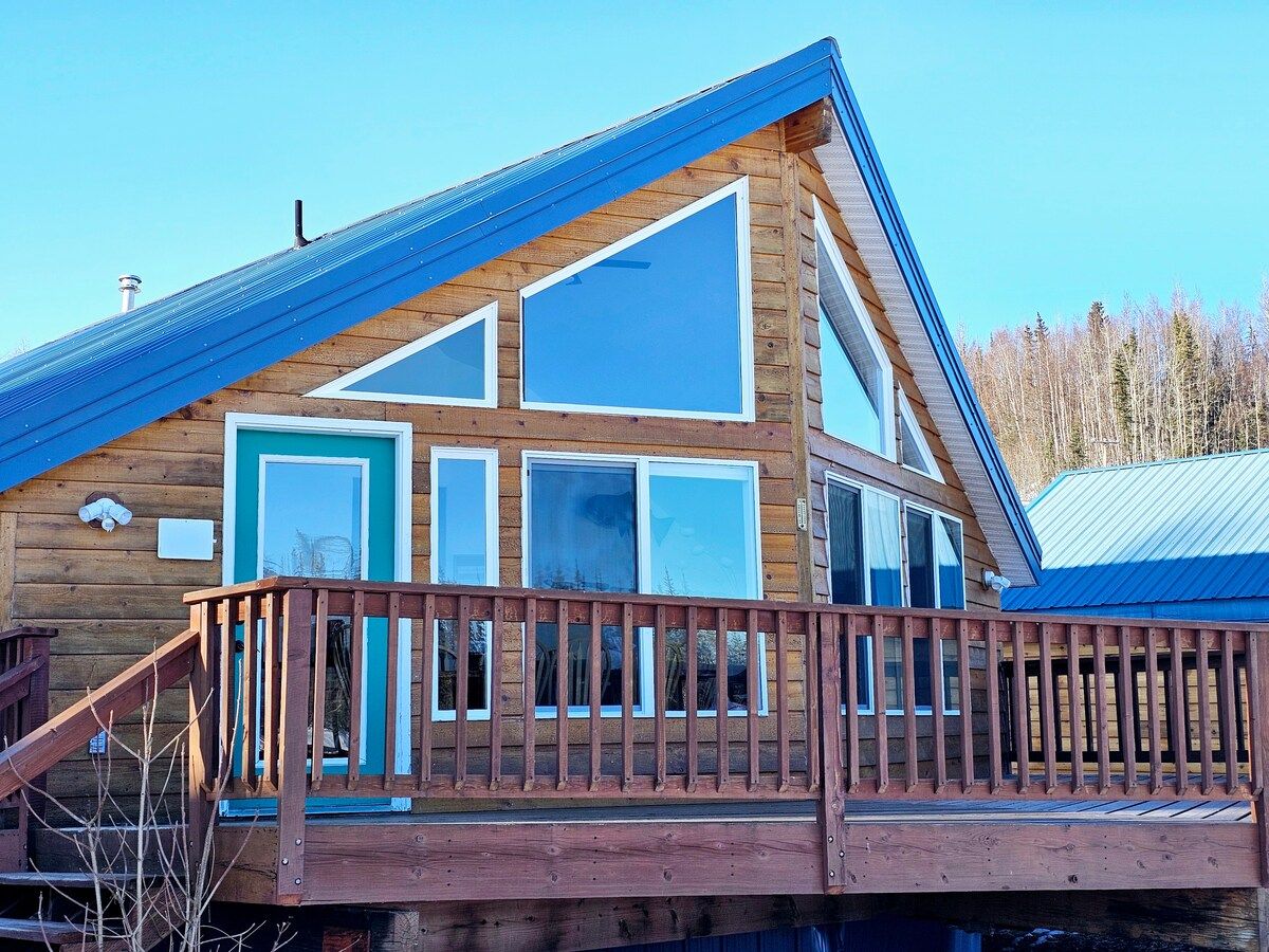 SLEEPS 6 -- RIVERFRONT CABIN thumbnail 2