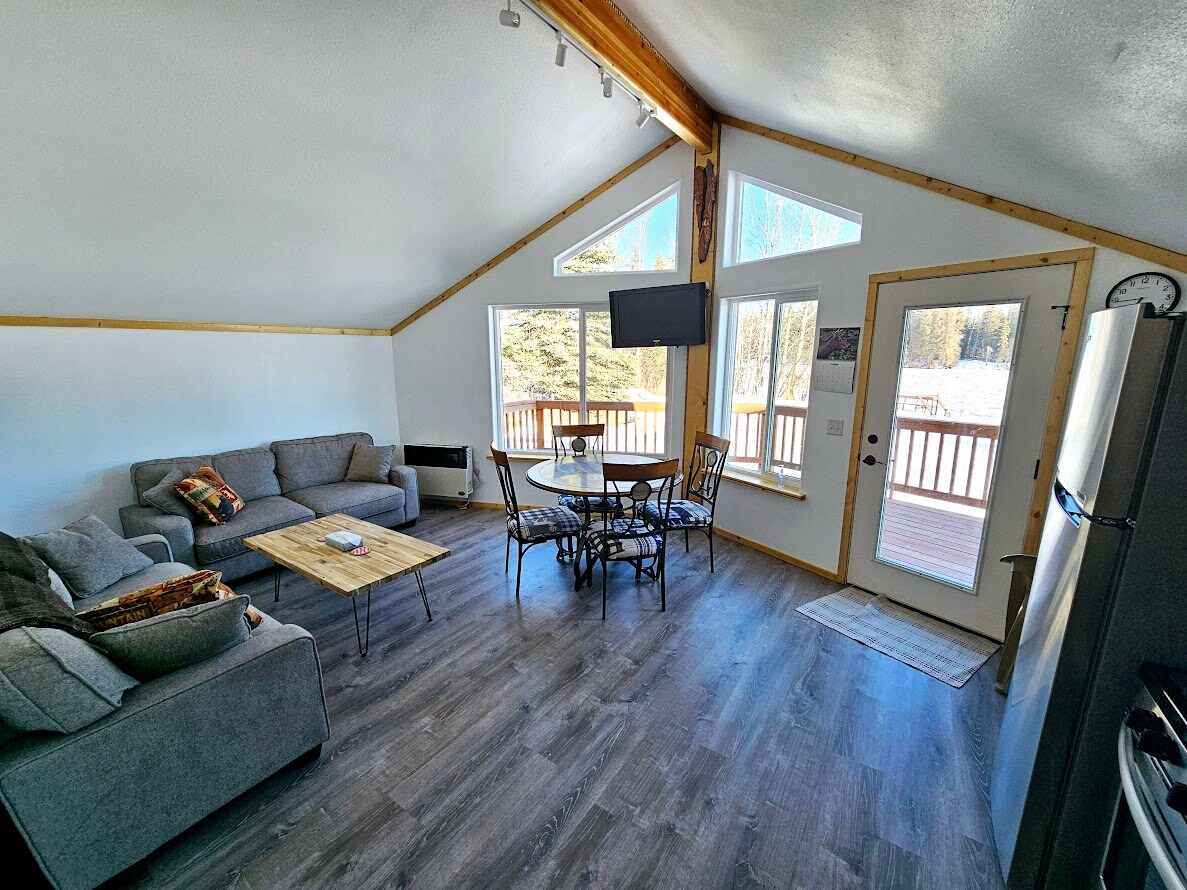 SLEEPS 4 -- KENAI RIVER VIEWS thumbnail 2